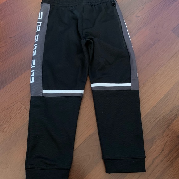 New Boys Dri-Fit Nike Pants - Picture 2 of 3